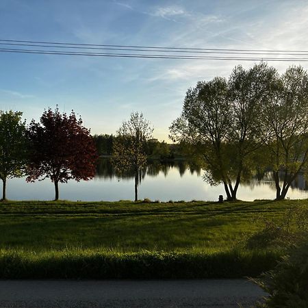 Chata Na Hadine - 30M Od Vody Humpolec Exteriér fotografie